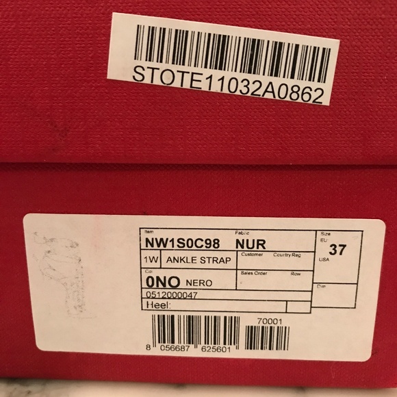 Authentic Valentino heels - Picture 7 of 16